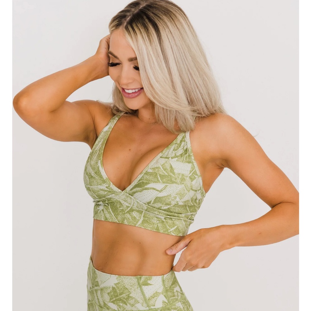 CARA LOREN ACTIVE
STRAPPY BACK V BRA - LEAF